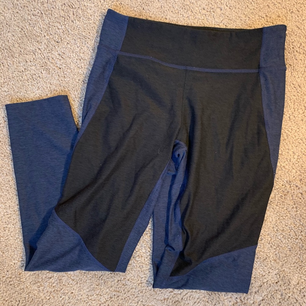 Outdoor Voices 3/4 Two Tone Leggings